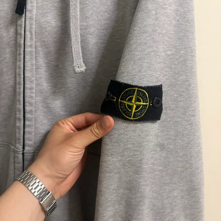 [SOLD OUT] 스톤아일랜드 그레이 후드집업