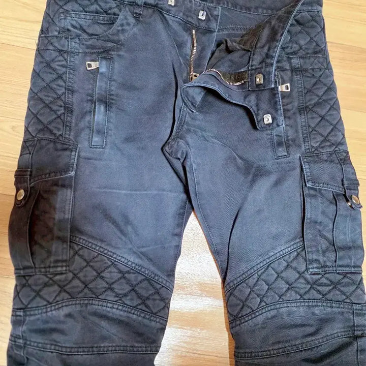 [BUNJANG] Balmain Biker Quilted Cargo Pants Navy / [정품/희귀] 발망(BALMAIN) 바이커 퀼팅 카고 팬츠 네이비
