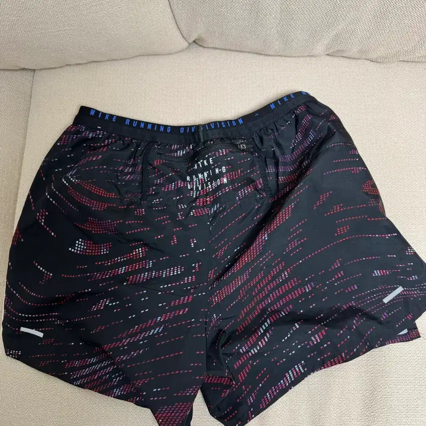 [SOLD OUT] 나이키 러닝 디비전 L 쇼츠