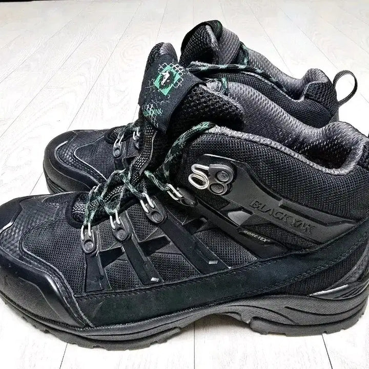 [BUNJANG] Blackyak Gore-Tex Mid-Cut Hiking Boots (Black, Size 270) / 블랙야크 고어텍스 등산화 블랙