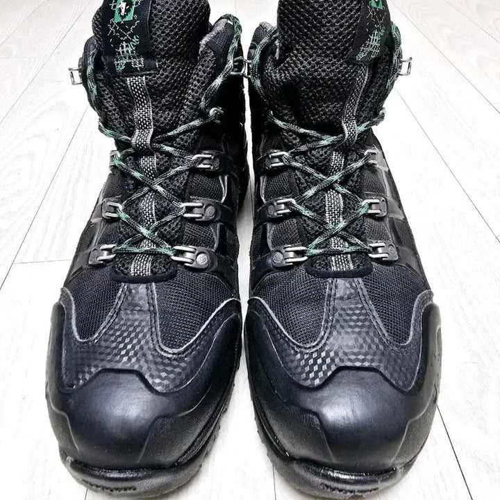 [BUNJANG] Blackyak Gore-Tex Mid-Cut Hiking Boots (Black, Size 270) / 블랙야크 고어텍스 등산화 블랙