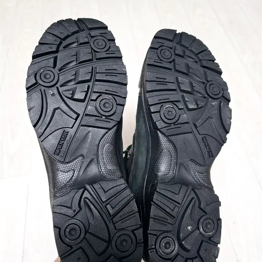 [BUNJANG] Blackyak Gore-Tex Mid-Cut Hiking Boots (Black, Size 270) / 블랙야크 고어텍스 등산화 블랙