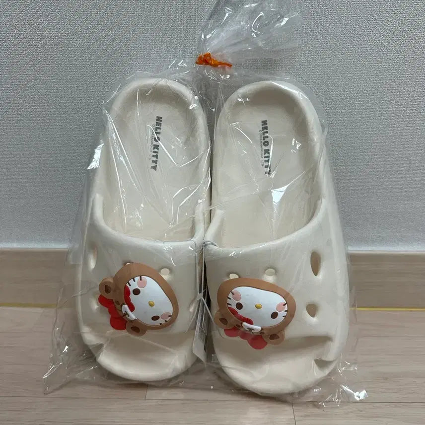 [BUNJANG] Hello Kitty Slippers / 헬로키티 슬리퍼