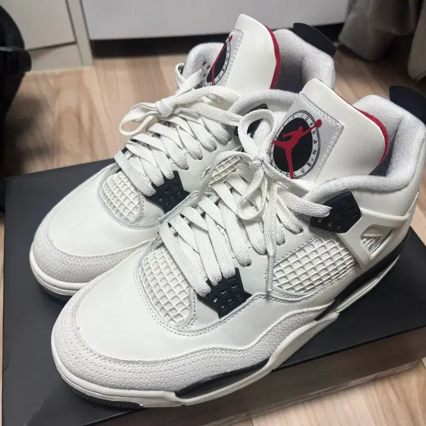 [BUNJANG] Air Jordan 4 Retro Sneakers / 조던 4 레트로 265 판매합니다