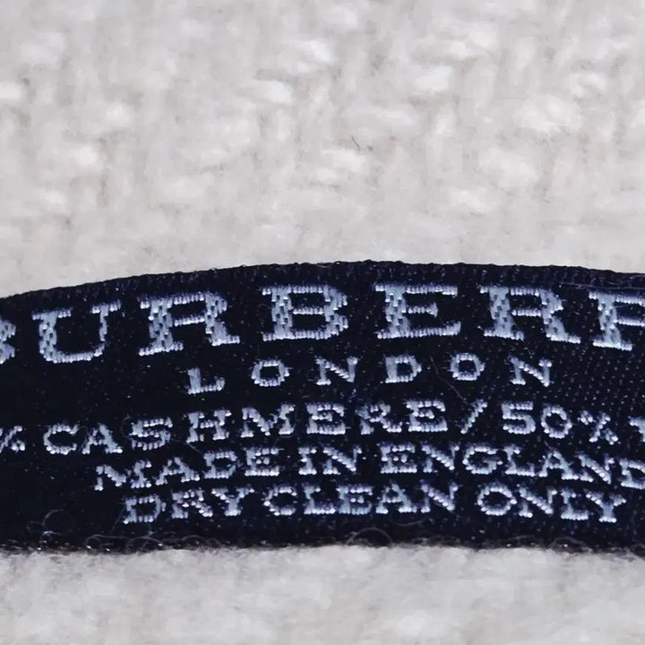 [BUNJANG] Burberry London Cashmere Blend Herringbone Scarf / 정품] 버버리 런던 캐시미어 혼방 헤링본 스카프