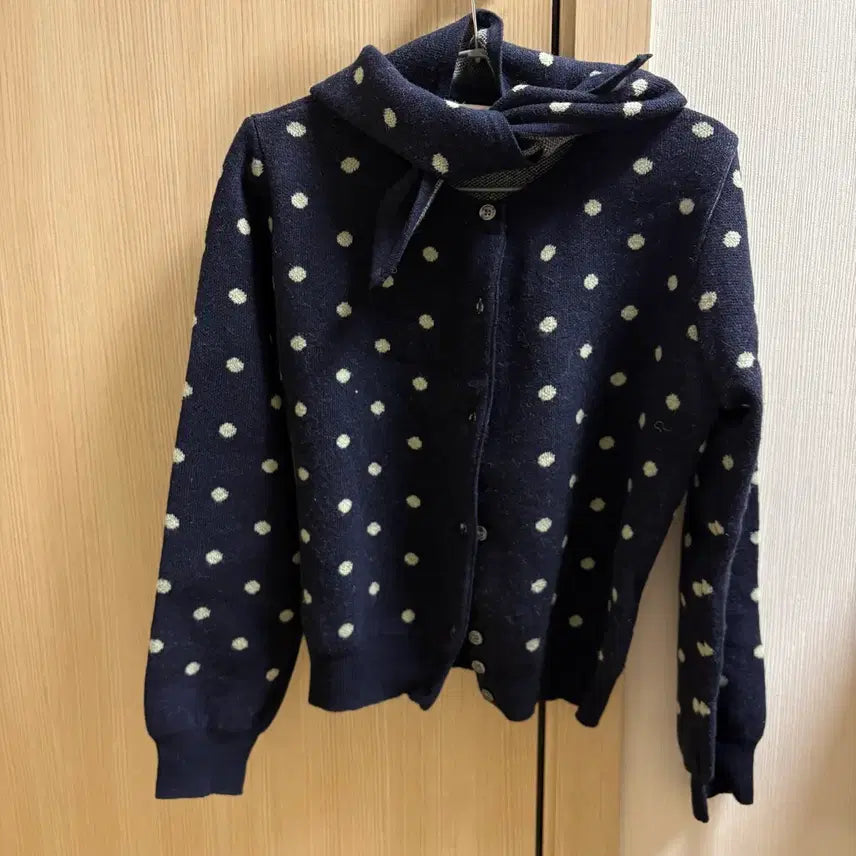 [BUNJANG] Mazone Dot Cardigan and Scarf Set / 마조네 도트가디건 스카프 세트
