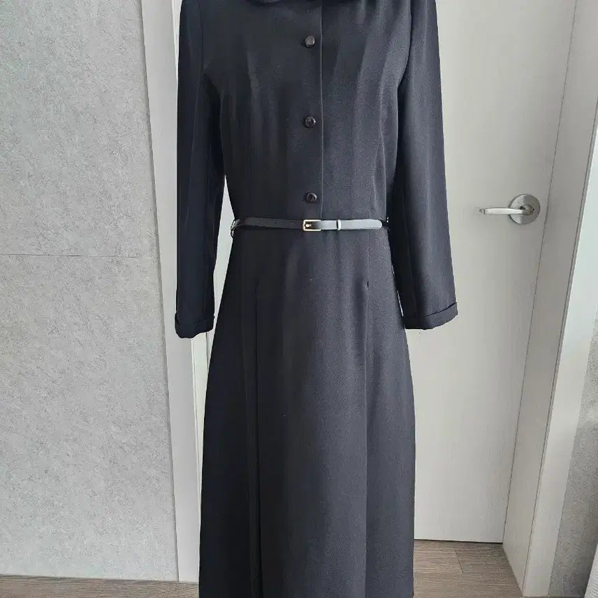 [BUNJANG] 블랙 칼라넥 벨트 롱원피스 / 블랙 칼라넥 벨트 롱원피스
