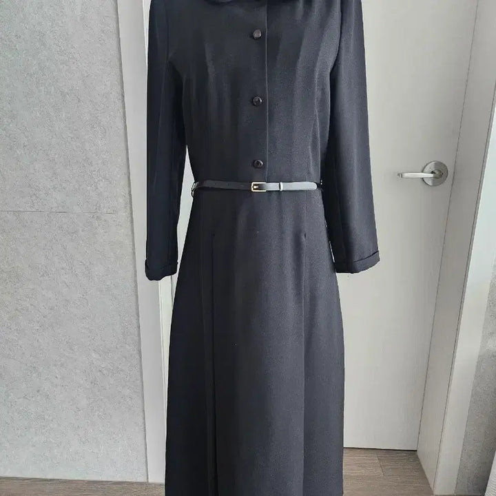 [BUNJANG] 블랙 칼라넥 벨트 롱원피스 / 블랙 칼라넥 벨트 롱원피스