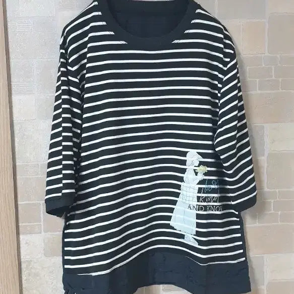 [SOLD OUT] 여성 예쁜나염티(새옷)
