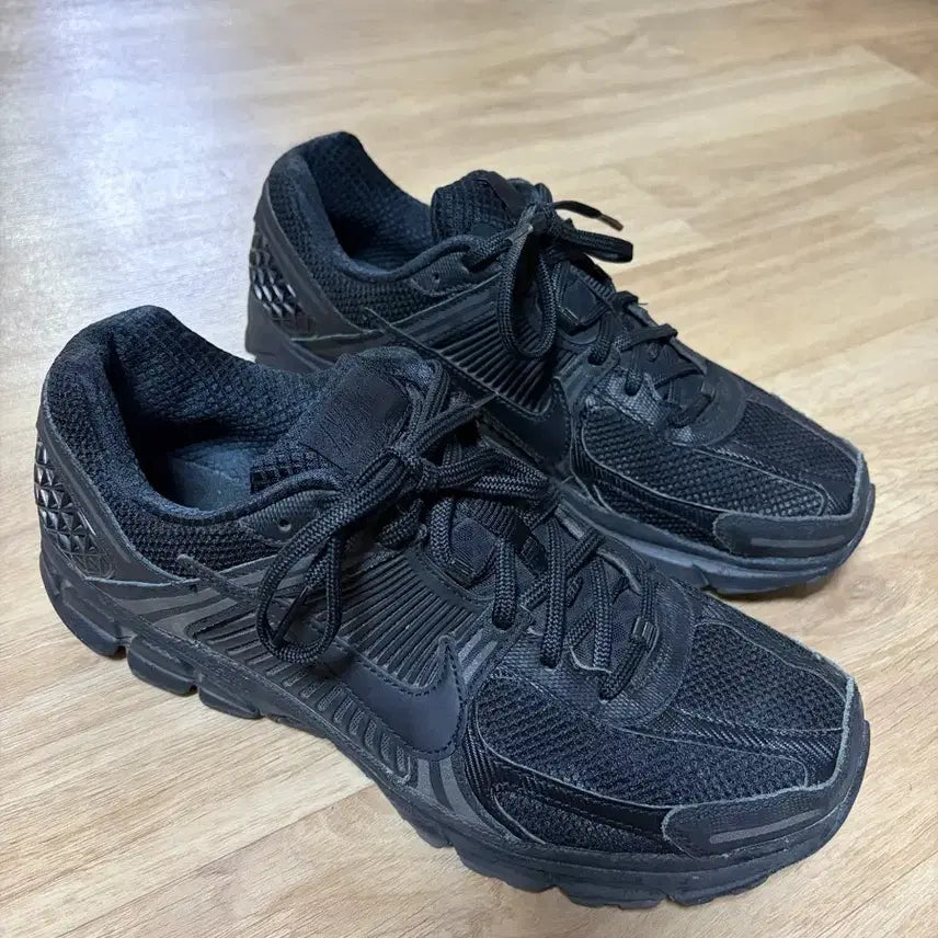 [BUNJANG] Nike Zoom Vomero 5 Sneakers / 나이키 줌 보메로5 285