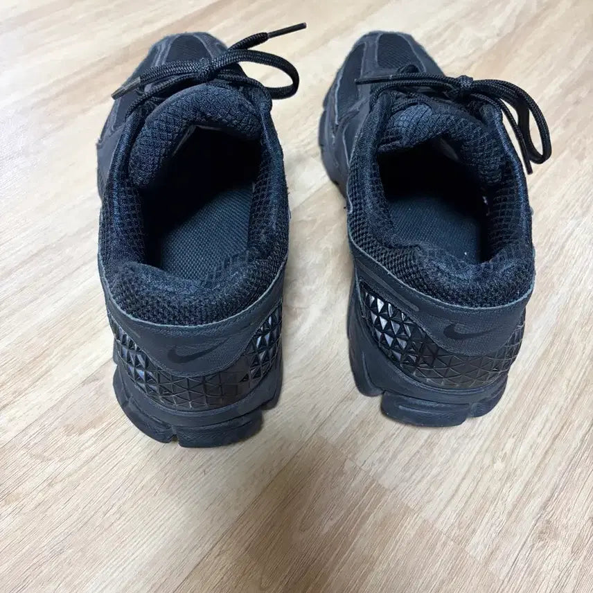[BUNJANG] Nike Zoom Vomero 5 Sneakers / 나이키 줌 보메로5 285