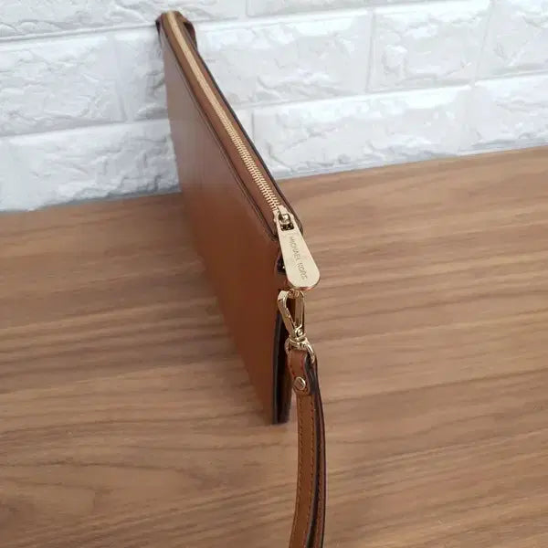 [BUNJANG] Michael Kors Leather Clutch / 마이클코어스 클러치백