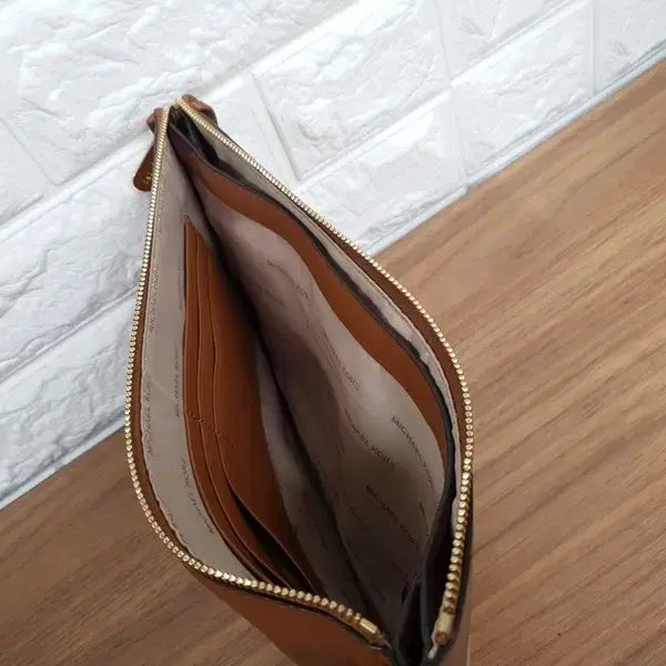 [BUNJANG] Michael Kors Leather Clutch / 마이클코어스 클러치백