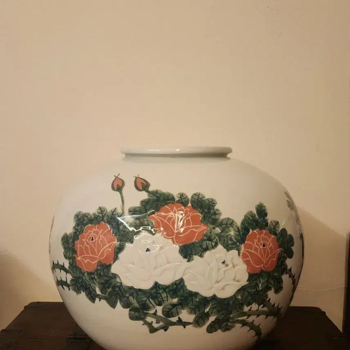 [BUNJANG] Jeong Gi-bong Rose-Decorated White Porcelain Moon Jar / 무형문화재 벽제 정기봉 장미문 백자대호