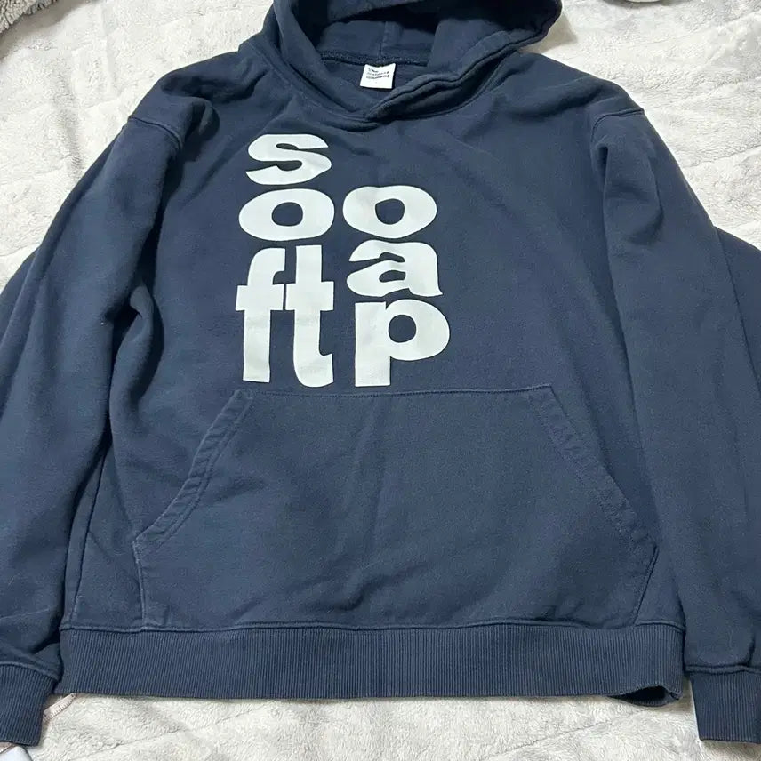 [SOLD OUT] 더콜디스모먼트 TCM soft soap hoodie 후드티