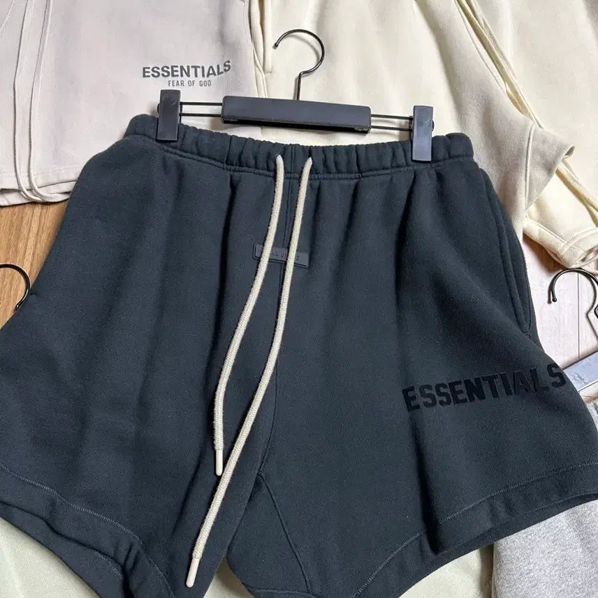[BUNJANG] Fear of God Essentials Black Training Shorts / 에센셜 반바지 블랙