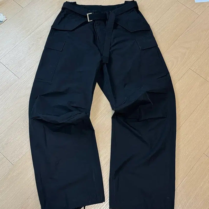[SOLD OUT] [4] 사카이 벨티드 카고 팬츠 블랙