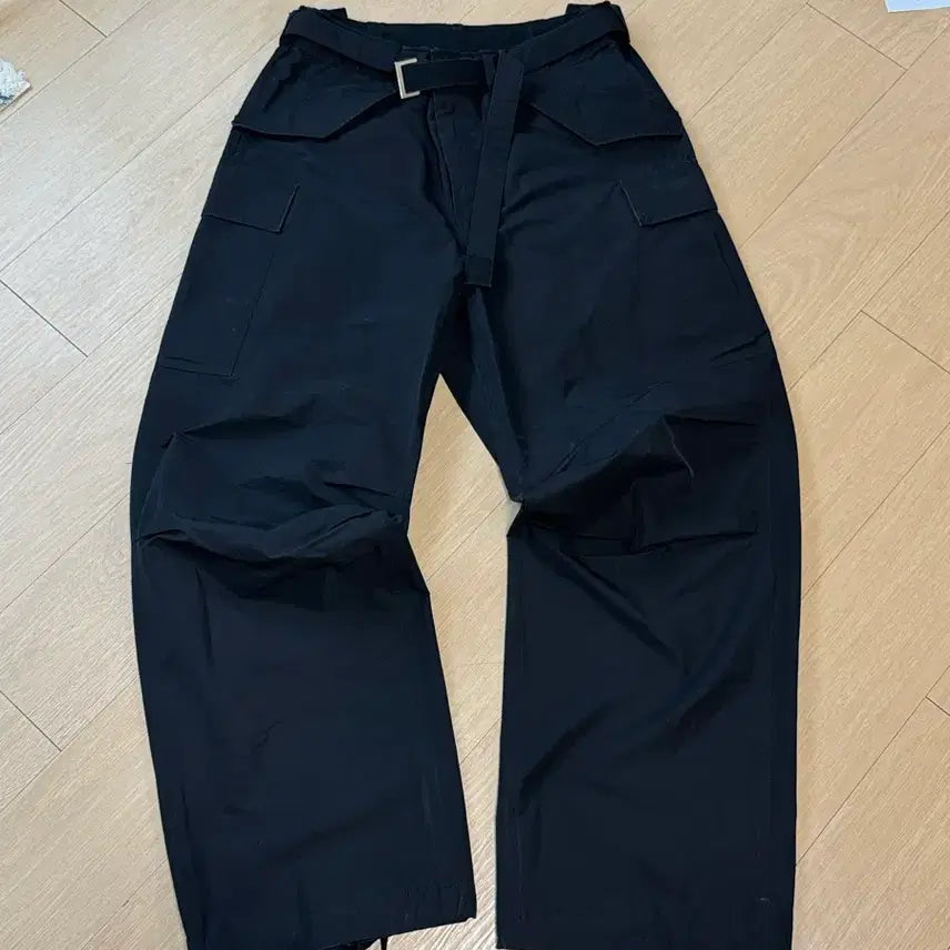 [SOLD OUT] [4] 사카이 벨티드 카고 팬츠 블랙