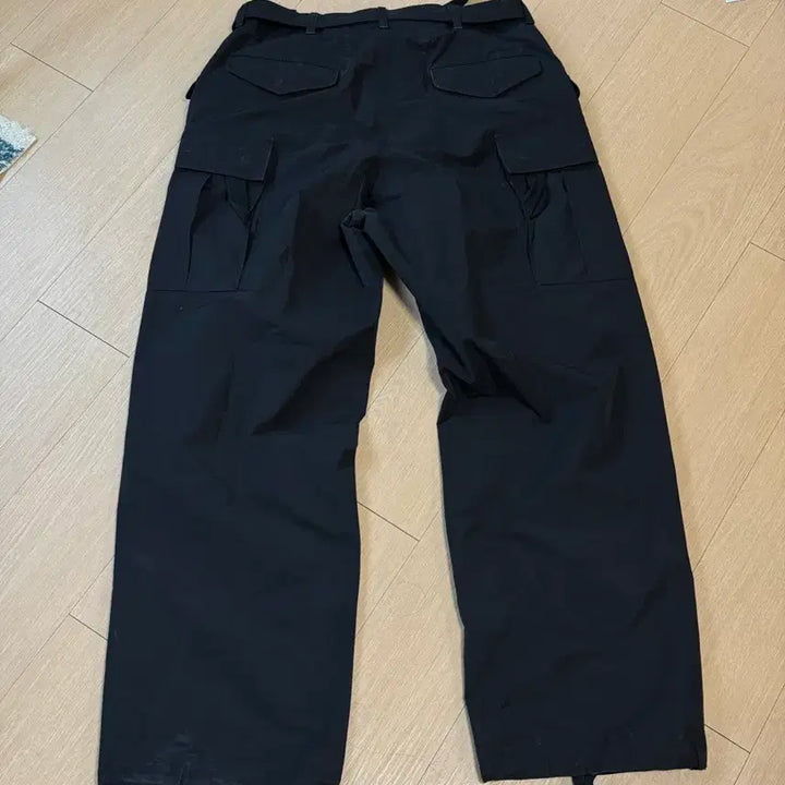 [SOLD OUT] [4] 사카이 벨티드 카고 팬츠 블랙