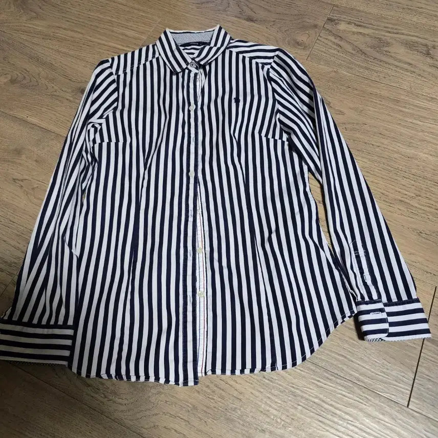 [SOLD OUT] 헤지스 스트라이프 셔츠 90