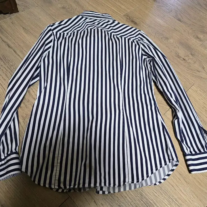 [SOLD OUT] 헤지스 스트라이프 셔츠 90