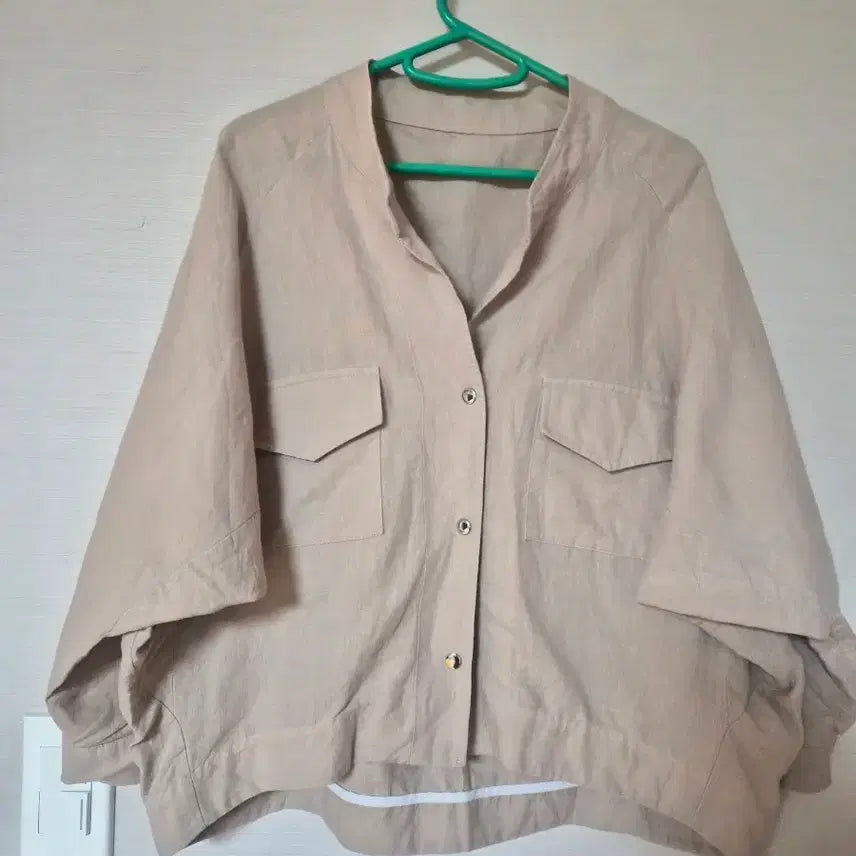 [SOLD OUT] 베이지색 숏 기장 포켓 블라우스
