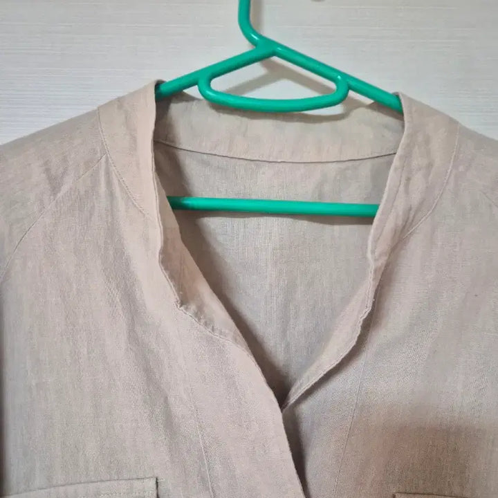 [SOLD OUT] 베이지색 숏 기장 포켓 블라우스