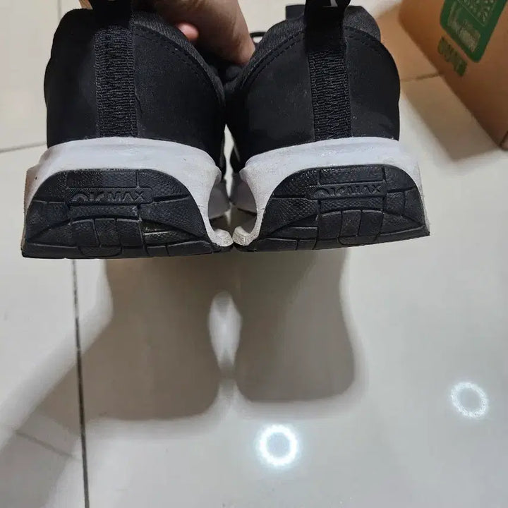 [BUNJANG] Nike Air Max Black Sneakers / 나이키 에어맥스 블랙 운동화 270사이즈