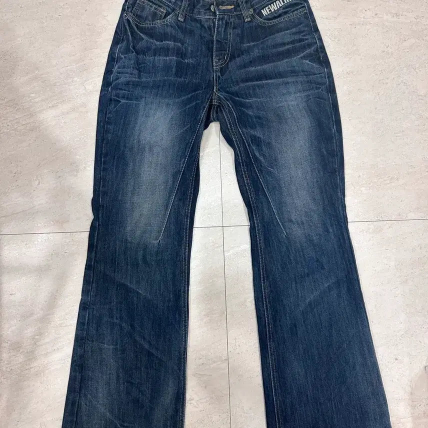 [BUNJANG] Newerlne Burning Pintuck Washed Vintage Denim M / 뉴얼린 버닝핀턱워싱빈티지데님 m