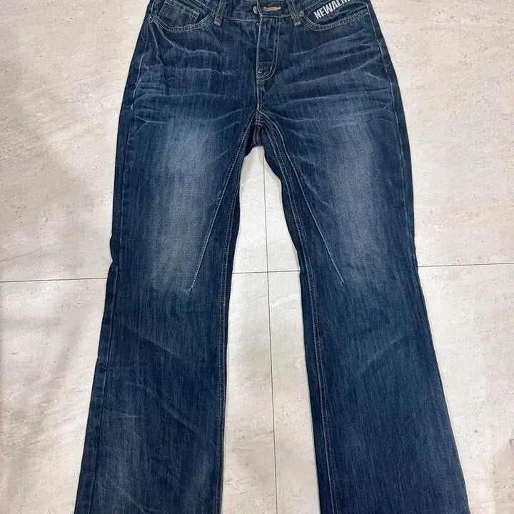 [BUNJANG] Newerlne Burning Pintuck Washed Vintage Denim M / 뉴얼린 버닝핀턱워싱빈티지데님 m