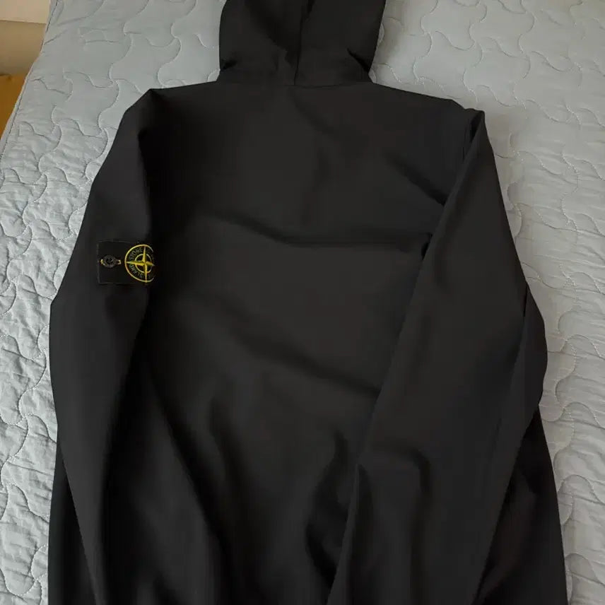 [SOLD OUT] 스톤아일랜드 후드 소프트쉘 자켓