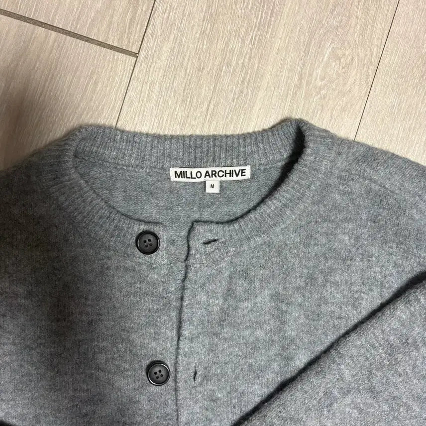 [SOLD OUT] Millo Archive 밀로아카이브 크롭 무브 가디건 블루 그레이M
