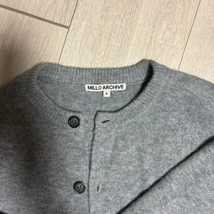 [SOLD OUT] Millo Archive 밀로아카이브 크롭 무브 가디건 블루 그레이M