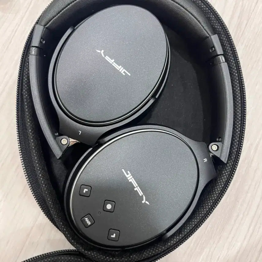 [BUNJANG] JIFFY Black Wireless Headphones with Case / JIFFY 블랙 무선 헤드폰 + 케이스 헤드셋