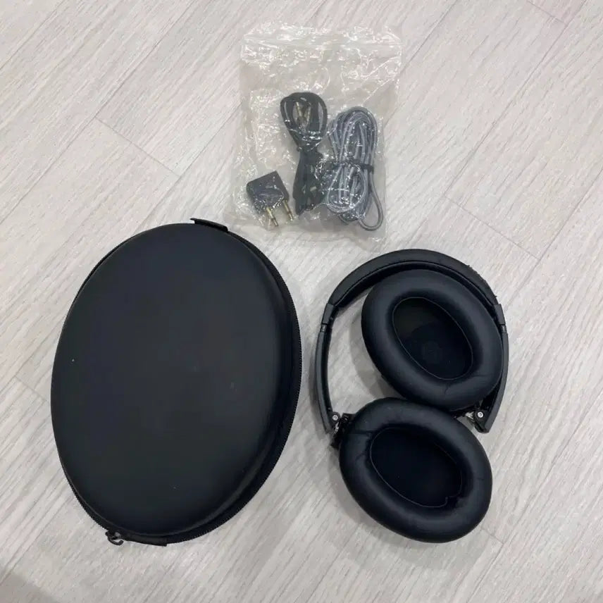 [BUNJANG] JIFFY Black Wireless Headphones with Case / JIFFY 블랙 무선 헤드폰 + 케이스 헤드셋
