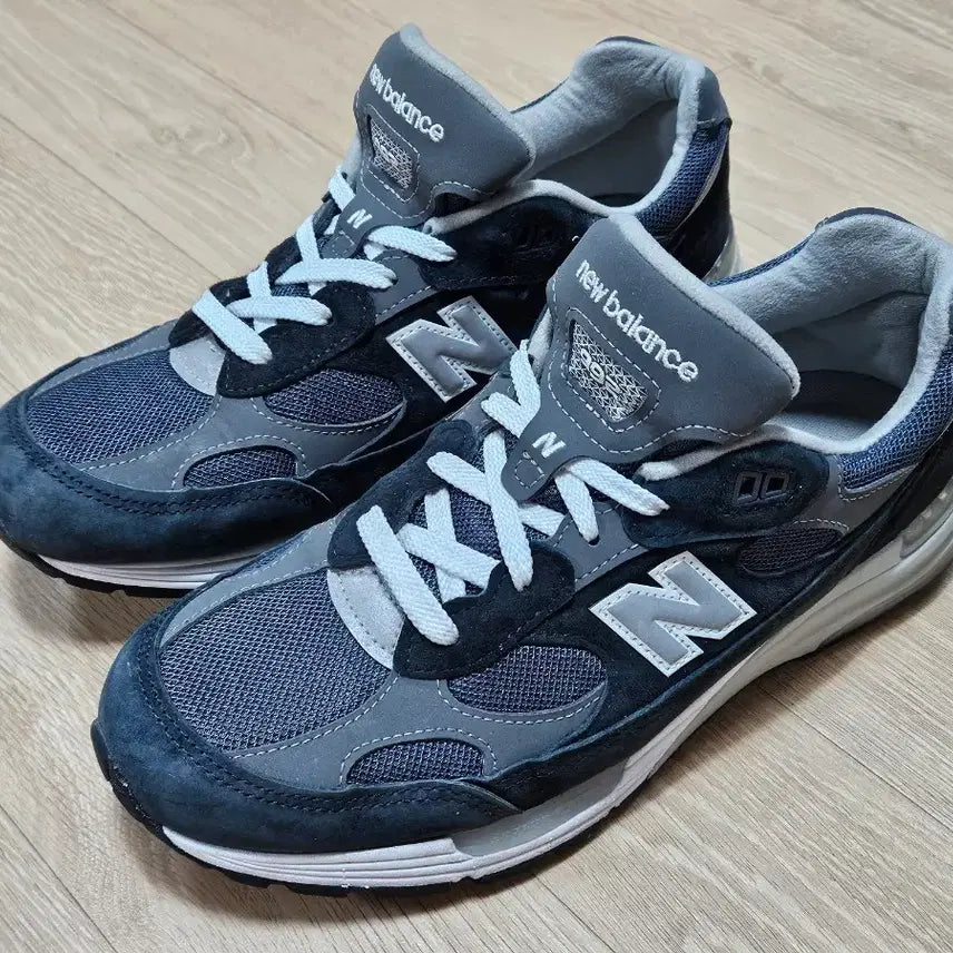 [BUNJANG] New Balance 992 Made in USA Core Navy Sneakers / 뉴발란스 992 메이드 인 USA 코어 네이비