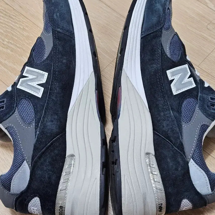 [BUNJANG] New Balance 992 Made in USA Core Navy Sneakers / 뉴발란스 992 메이드 인 USA 코어 네이비