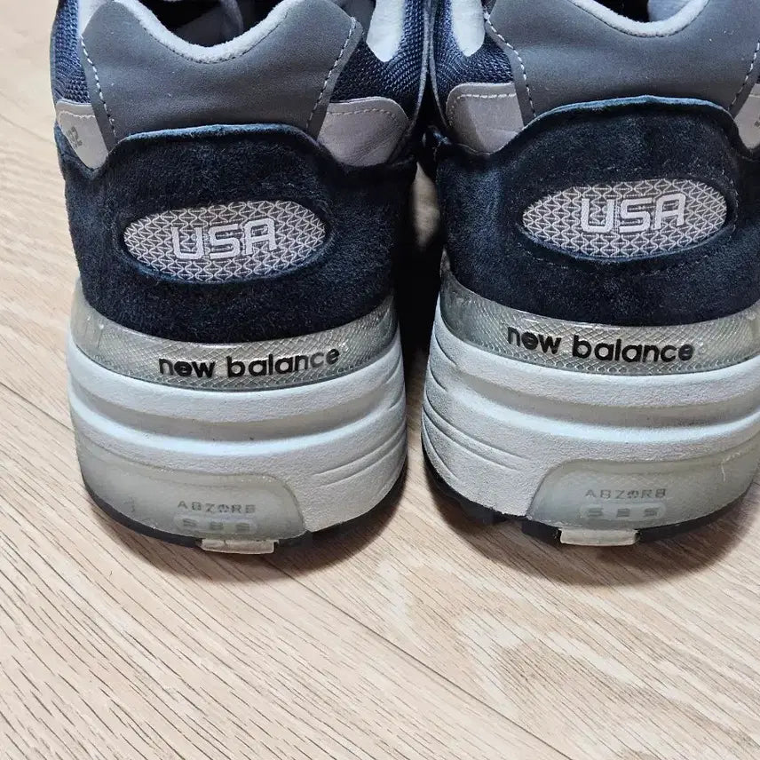 [BUNJANG] New Balance 992 Made in USA Core Navy Sneakers / 뉴발란스 992 메이드 인 USA 코어 네이비