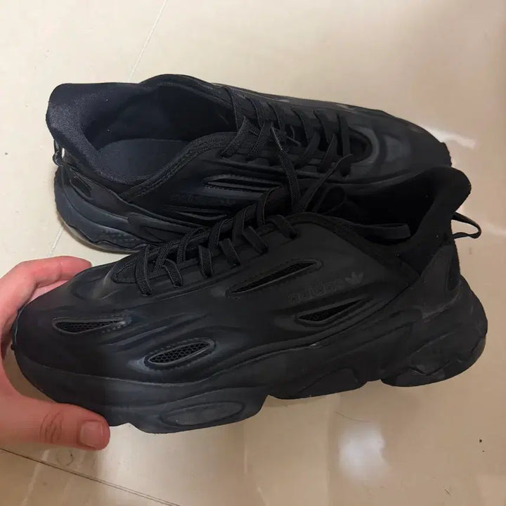 [BUNJANG] Adidas Ozweego Celox Sneakers / 아디다스 오드위고 셀록스