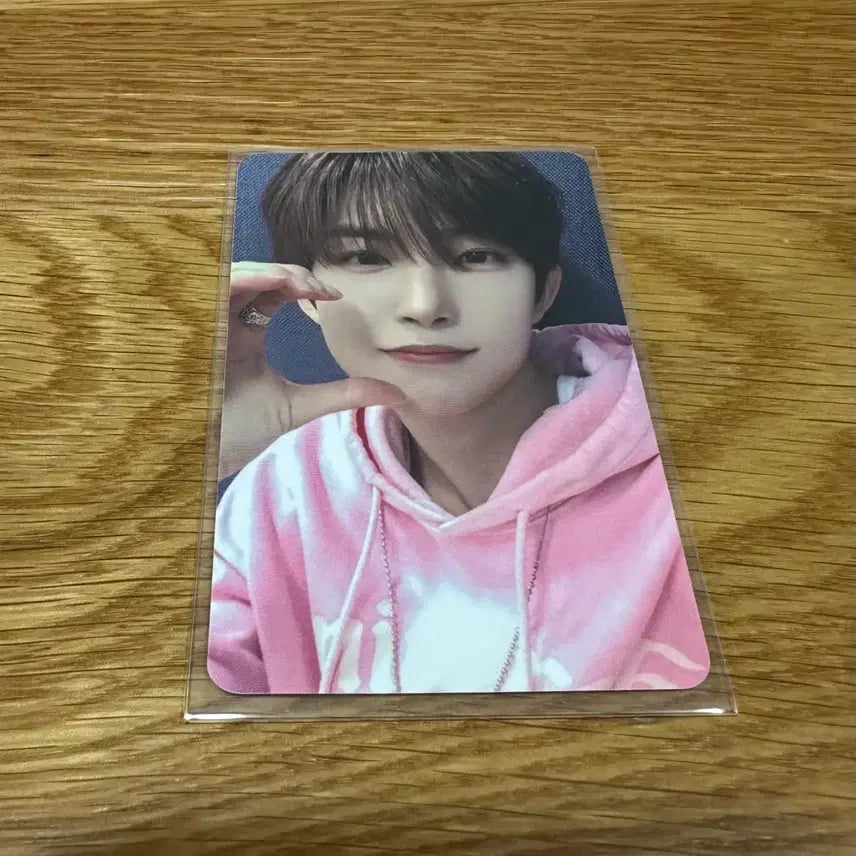 [BUNJANG] Alpha Drive One Gunwoo POB Photocard / 알파드라이브원 건우 애플뮤직 3/22 영통 특전 -2/6일 뮤뱅 핑크착장