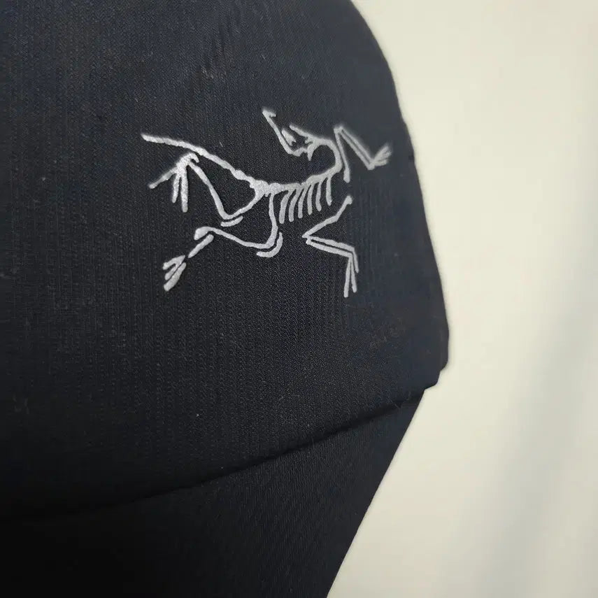 [SOLD OUT] [아크테릭스] 공용 칼버스 볼캡 블랙 S/P-M/M