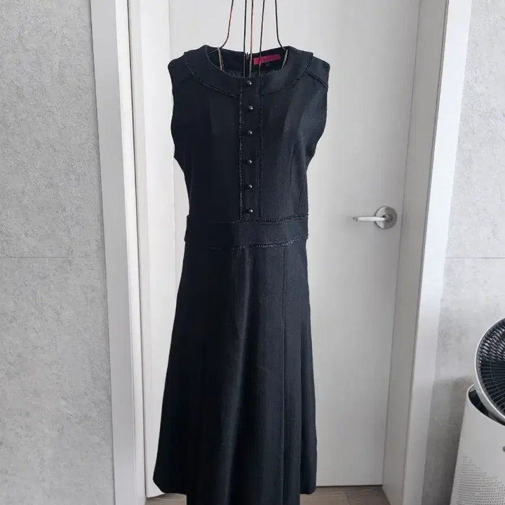 [BUNJANG] Black Sleeveless Flare Long Dress / 블랙 민소매 플레어 원피스
