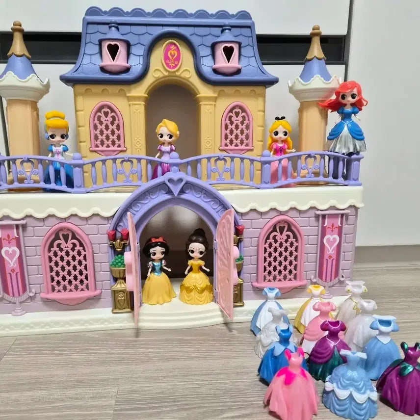 [BUNJANG] Disney Princess Mini Doll House Set / 디즈니 프린세스 미니돌 하우스 인형 옷 포함