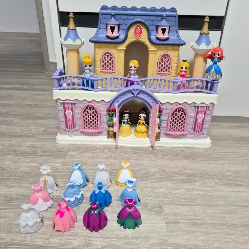 [BUNJANG] Disney Princess Mini Doll House Set / 디즈니 프린세스 미니돌 하우스 인형 옷 포함