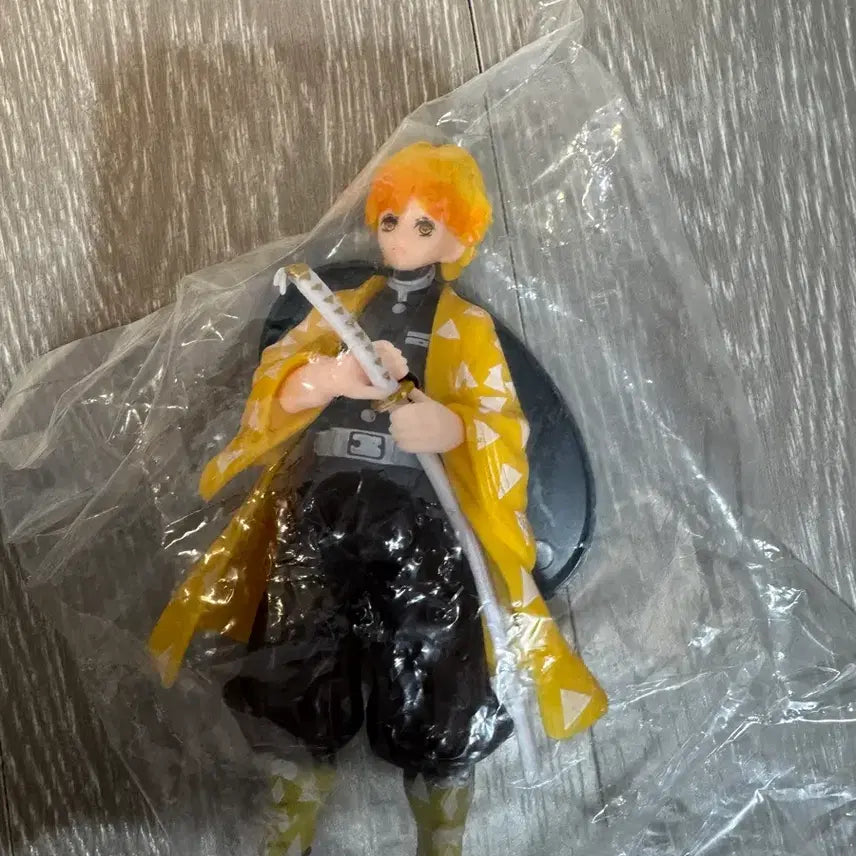 [BUNJANG] Demon Slayer Zenitsu Figure / 귀멸의칼날 젠이츠 피규어