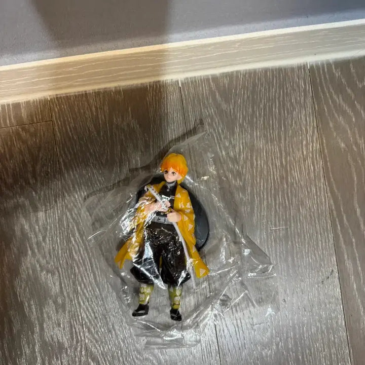 [BUNJANG] Demon Slayer Zenitsu Figure / 귀멸의칼날 젠이츠 피규어