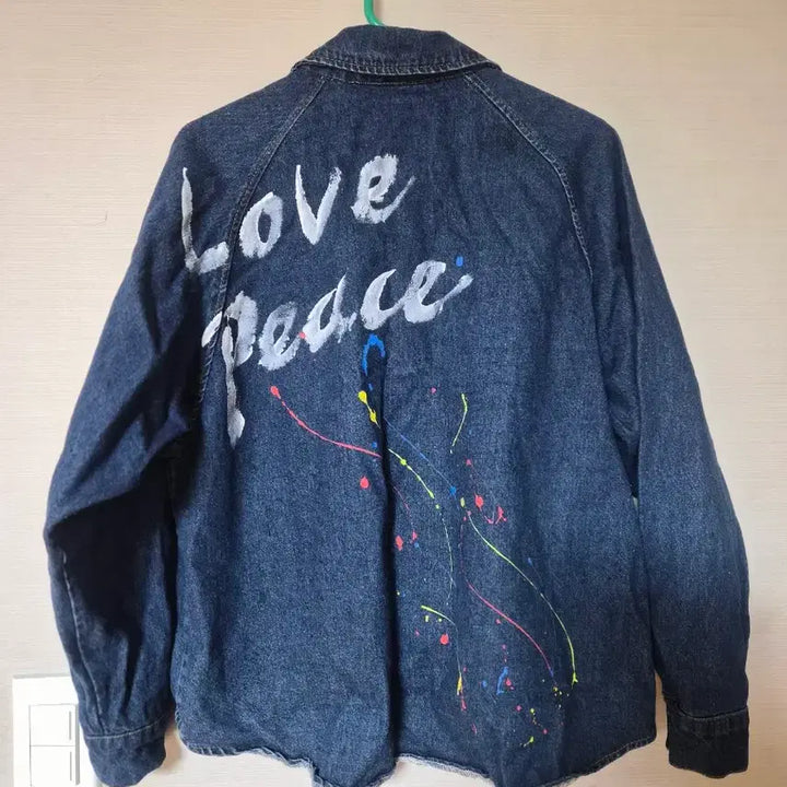 [BUNJANG] Clizy Denim Jacket with Painting Detail / clizy 데님 셔츠 페인팅 포인트