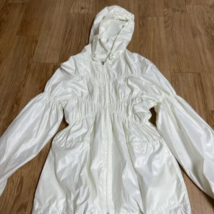 [BUNJANG] Pesto Mountain Shirring Windbreaker Dove / pesto 마운틴 셔링 윈드브레이커 도브 페스토