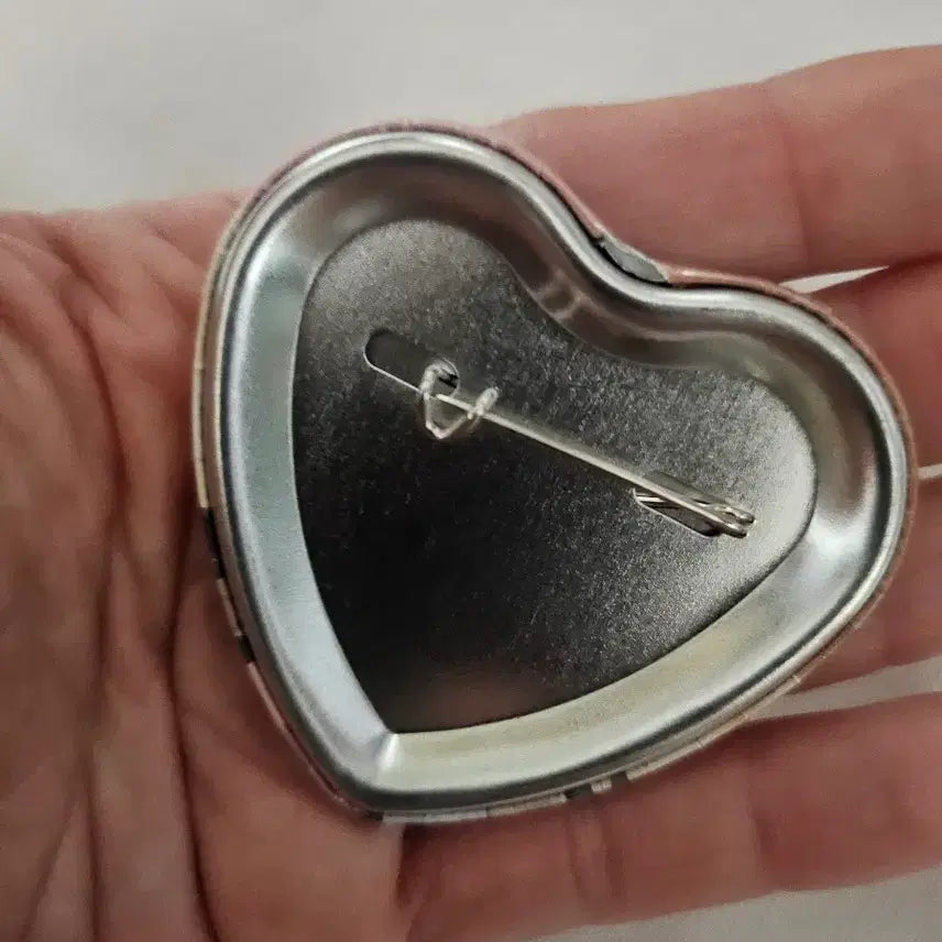 [BUNJANG] Stellive Hina Heart Badge / 스텔라이브 히나 하트 뱃지