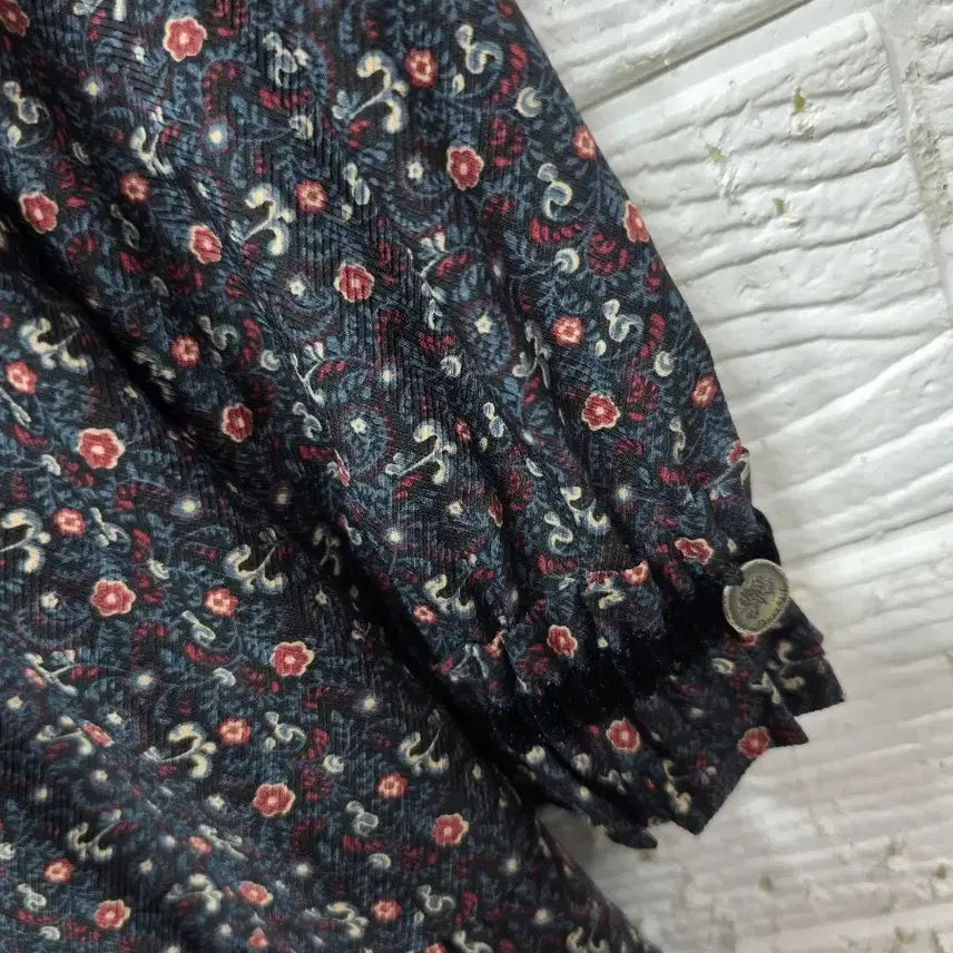 [SOLD OUT] 2021년 써스데이아일랜드  잔꽃원피스 S(55ㅡ66)